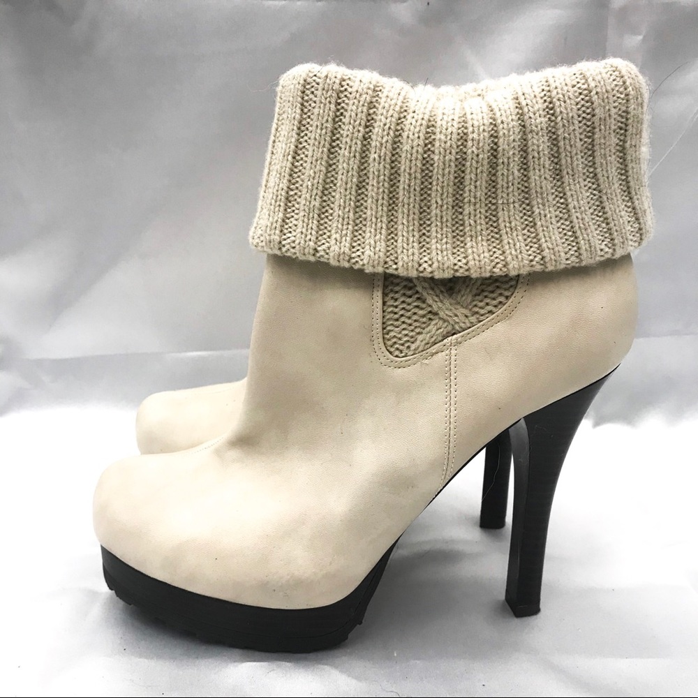 Jennifer Lopez sweater booties